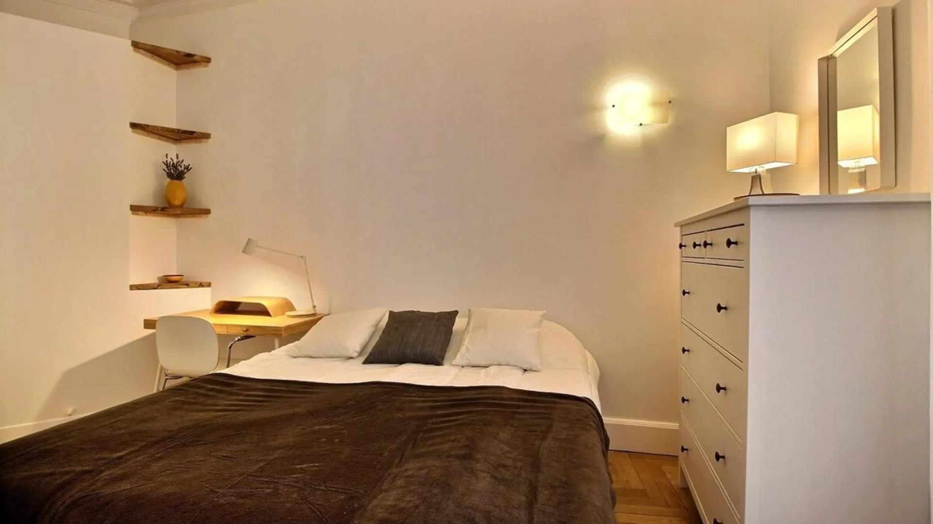 Agastaia - Monthly Rental Apartment - Lyon 7Th France